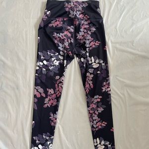 Leggings w leaves design